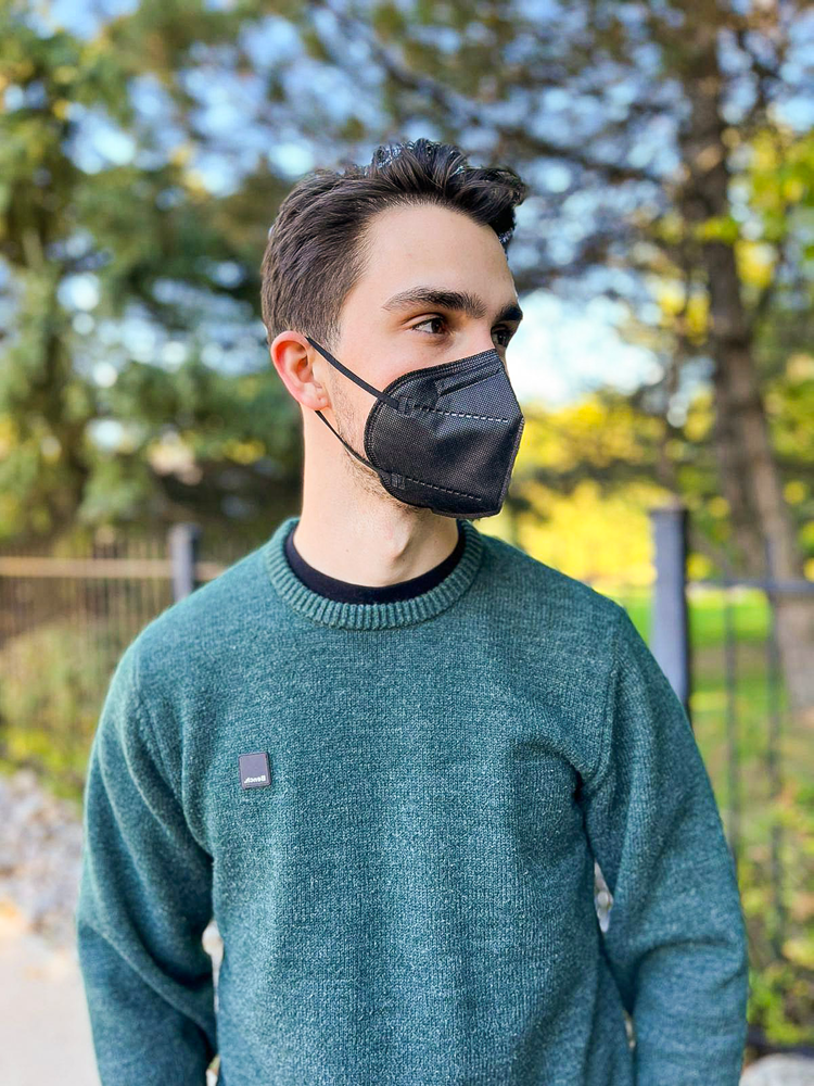 Strong Mask Vitacore Black CAN95e Earloop Respirator Mask 95% PFE- Made in Canada ...